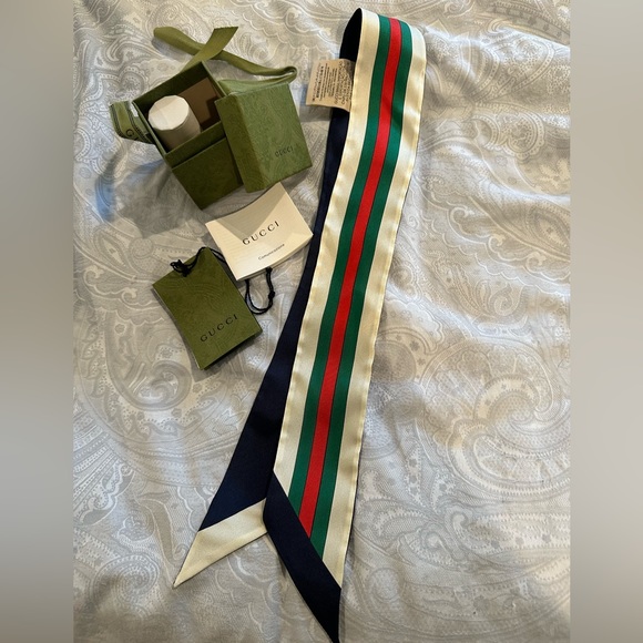 Authentic Gucci Horsebit Web Design Silk Scarf Twilly Bandeau Full Inclusion - Picture 3 of 13